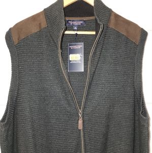 Men sweater vest, Roundtree & Yorkee, XL. Navy with chocolate brown trim